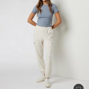 Vuori Boyfriend Cargo Joggers Size Medium